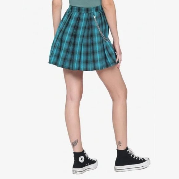 Hot Topic Blue Black School Girl Plaid Chain Skirt M New Tags - Picture 3 of 7